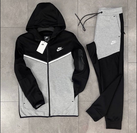 Nike Tech Fleece ensemble Gr-135 K25