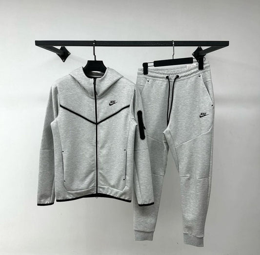 Nike Tech ensemble Gr-140 K25
