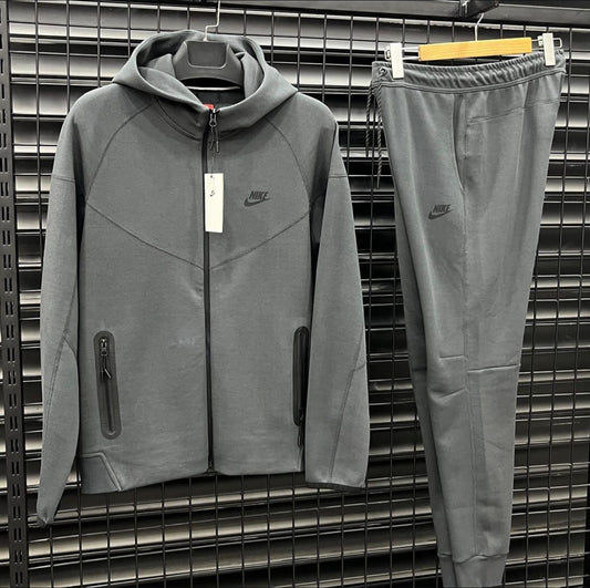 Set Nike Tech -N7651