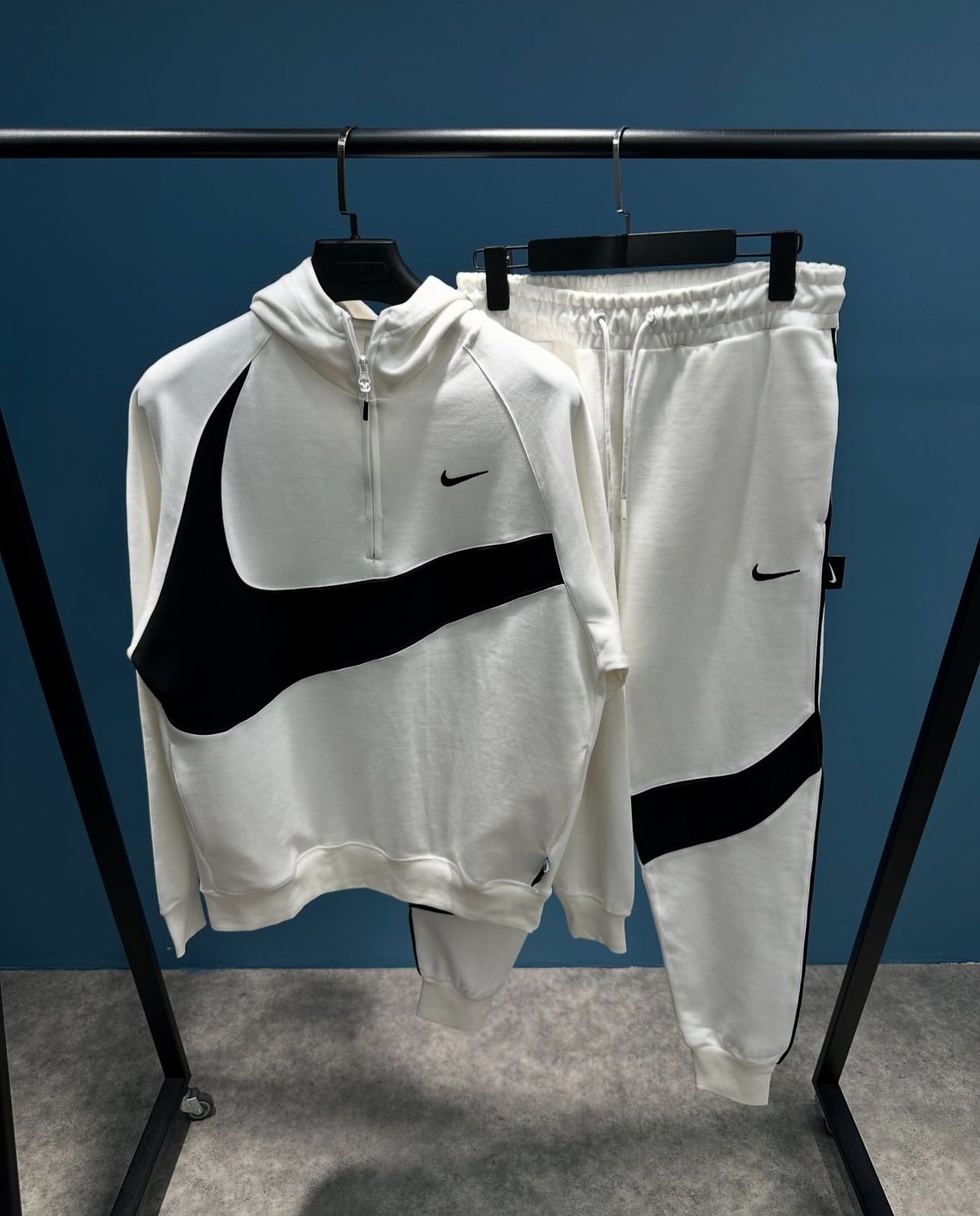 Nike Swoosh ensemble Gr-141 K25