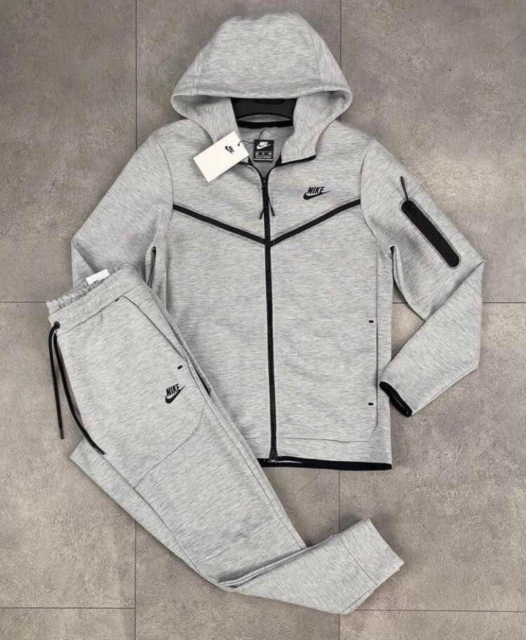 Nike Tech ensemble Gr-140 K25