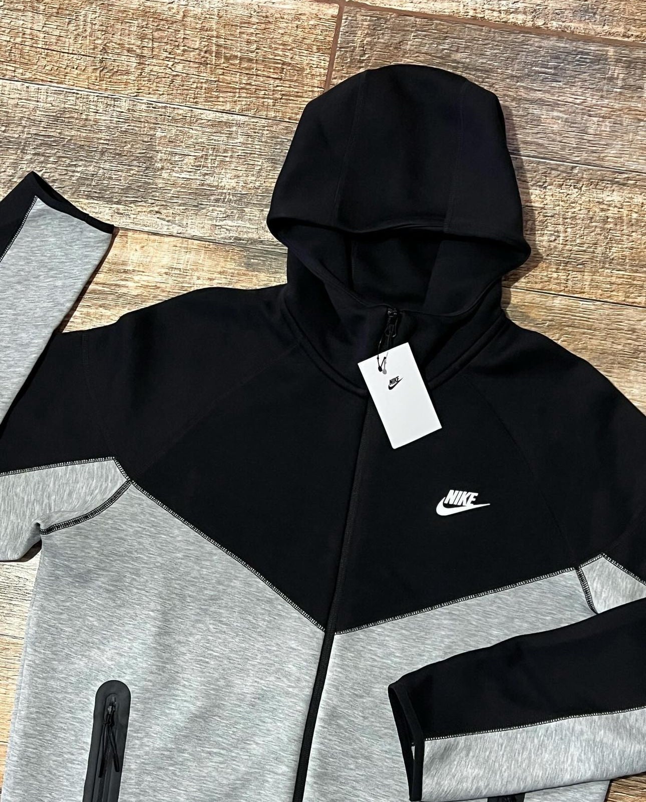 Nike Tech Black-Grey K25