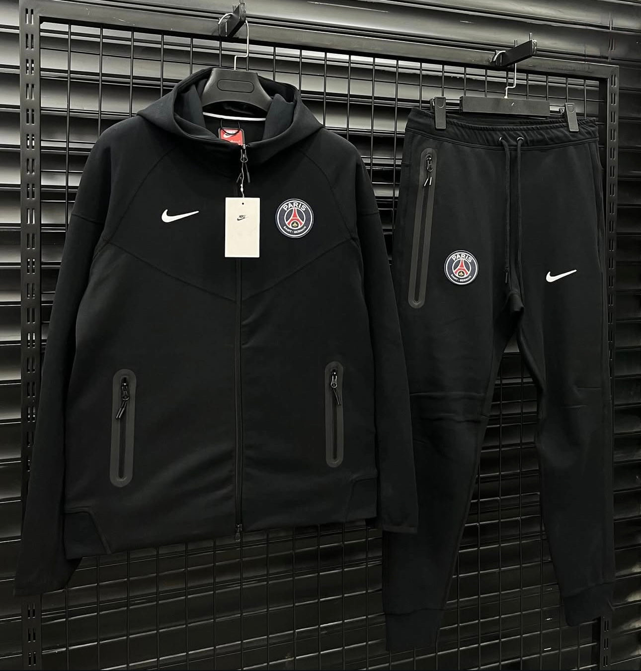 Set Nike Tech Paris - N579