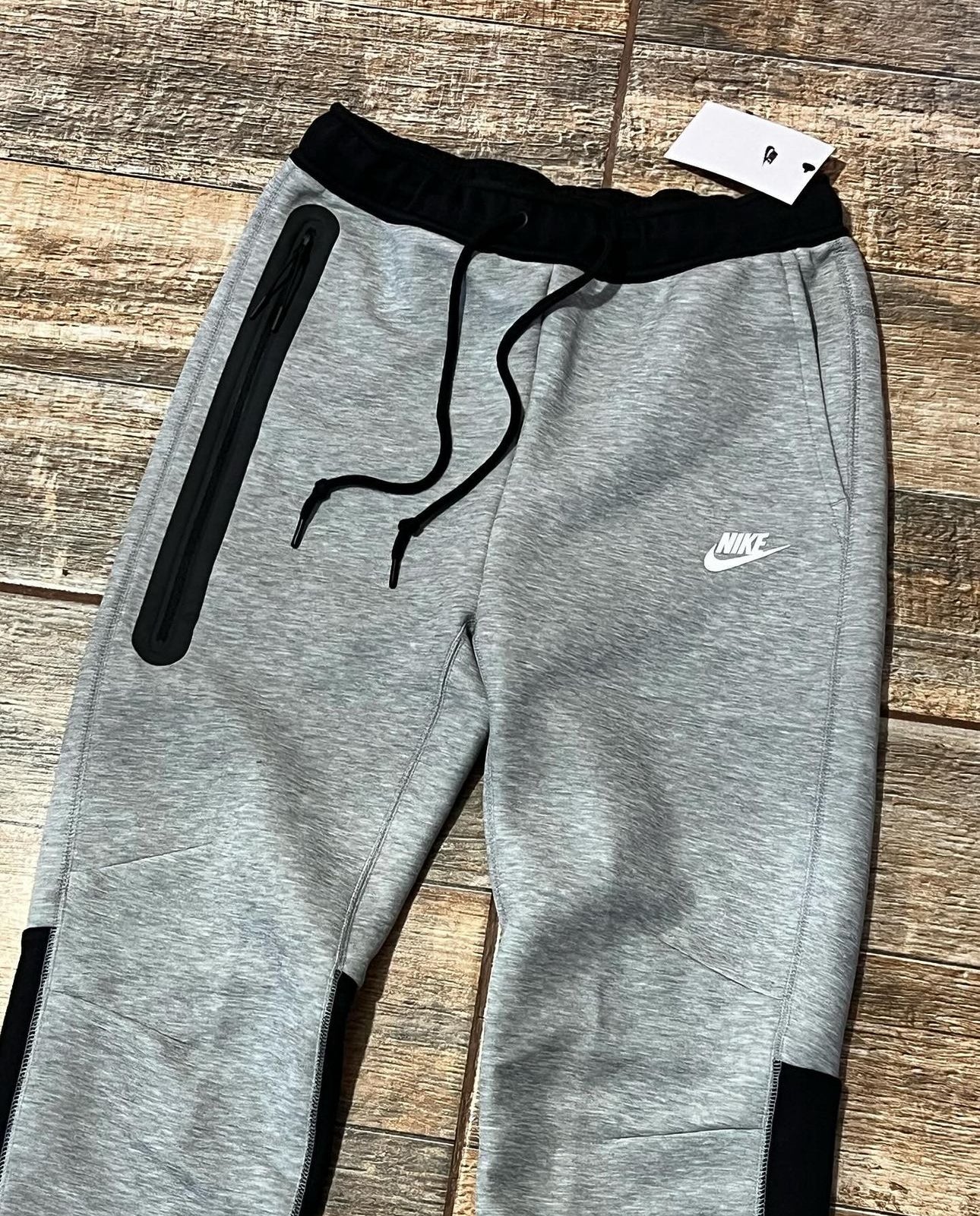 Nike Tech Black-Grey K25