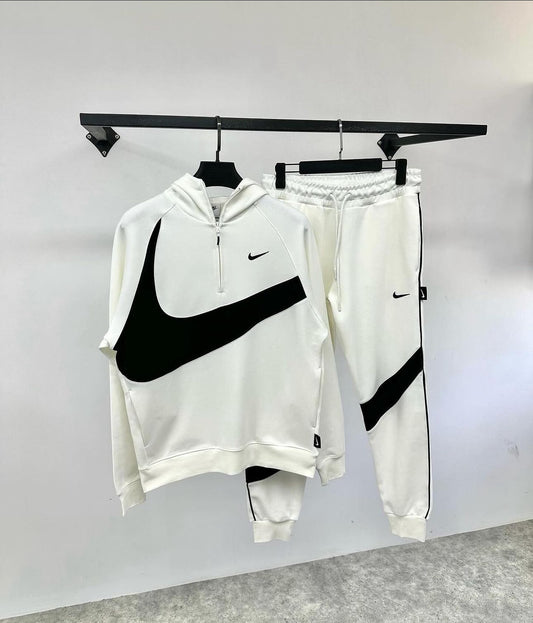Nike Swoosh ensemble Gr-141 K25