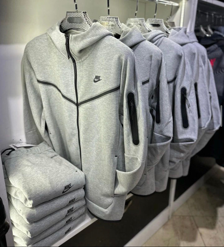 Nike Tech ensemble Gr-140 K25