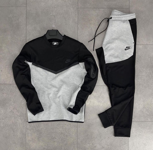 Nike Tech ensemble Gr-146 K25