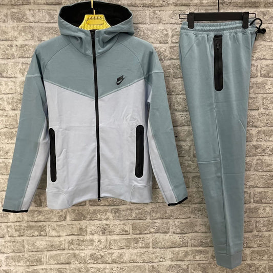 Nike Tech Fleece Gr-122 K25