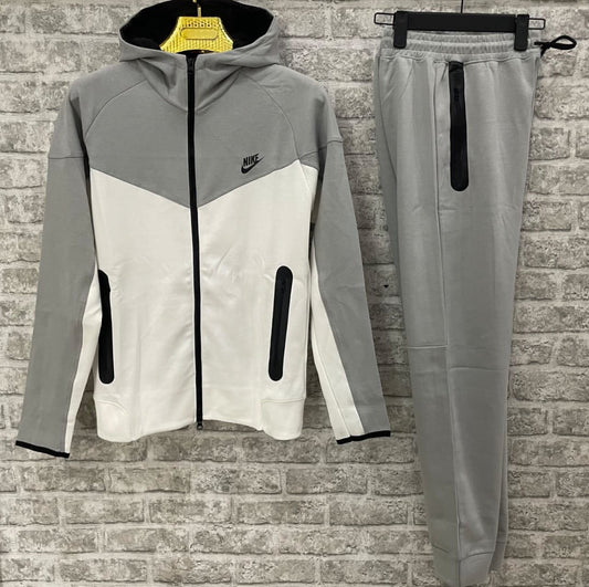 Nike Tech Fleece Gr-123 K25