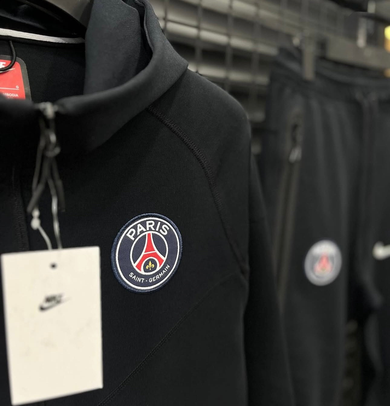 Set Nike Tech Paris - N579