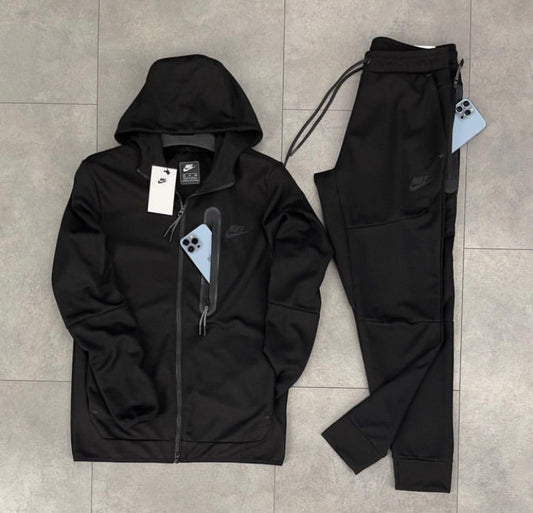 Nike Tech Fleece Lifestyle Gr-215 K25