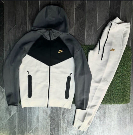 Nike Tech Black-Gold K25