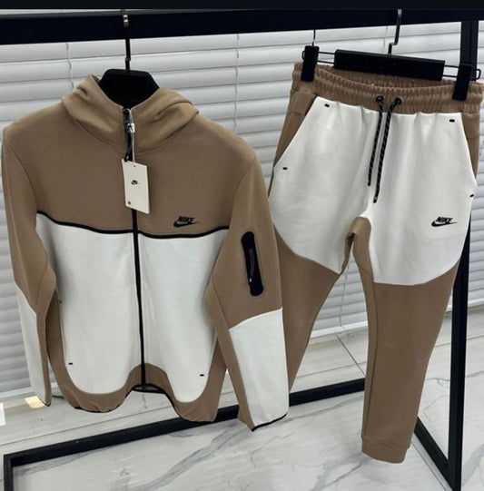 Nike Tech ensemble Gr-144 K25