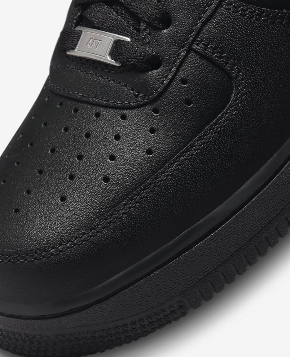 Nike Air Force 1 07′ Black