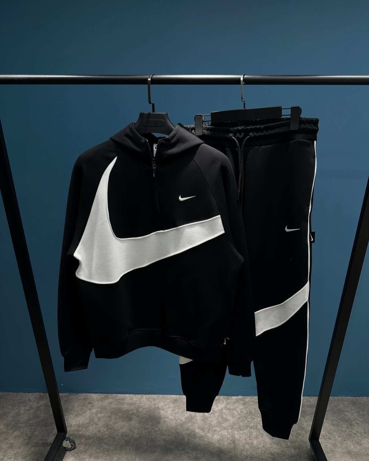Nike Swoosh ensemble Gr-142 K25