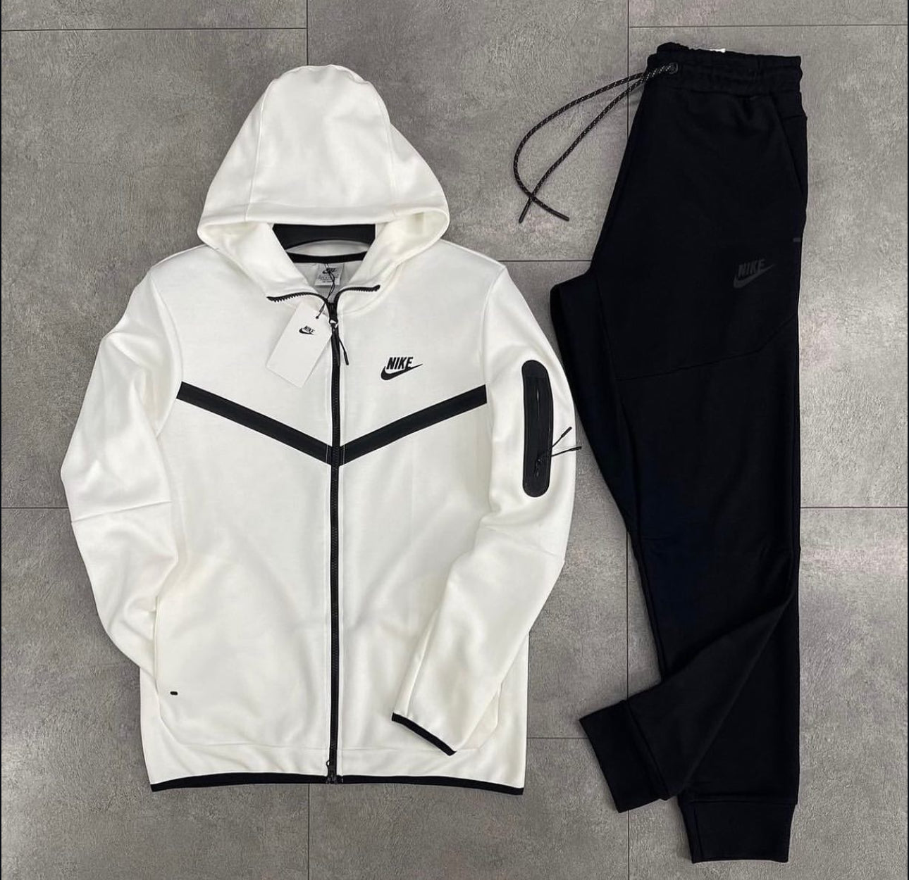 Nike Tech Fleece ensemble Gr-137 K25